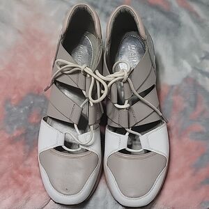 Michael Kors Beige and White Leather Sneakers 8M